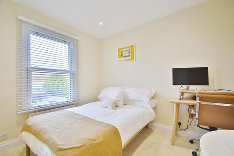 15 Queens Road, Thame, OX9 3NF
