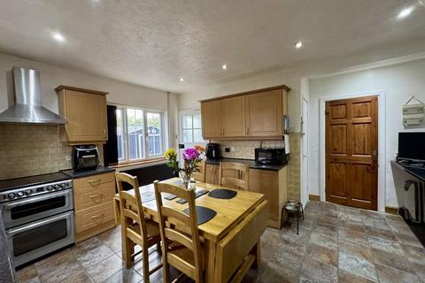 3 bedroom semi-detached house for sale, Glenfields, Loughborough LE12