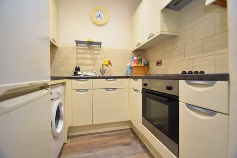 1 bedroom flat to rent, Highland Road, Southsea PO4