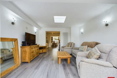 6 Boverton Drive, Brockworth, Gloucester, GL3 4DB