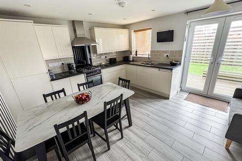 1a Cantle Close, Corby, NN18 8LJ