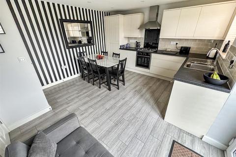 1a Cantle Close, Corby, NN18 8LJ