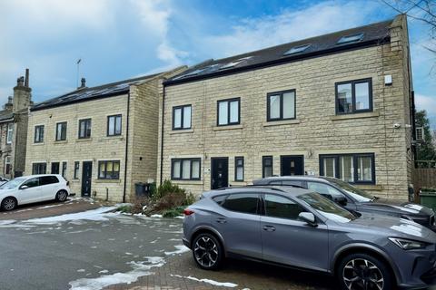 4 bedroom semi-detached house for sale, Willow Street, Cleckheaton, BD19