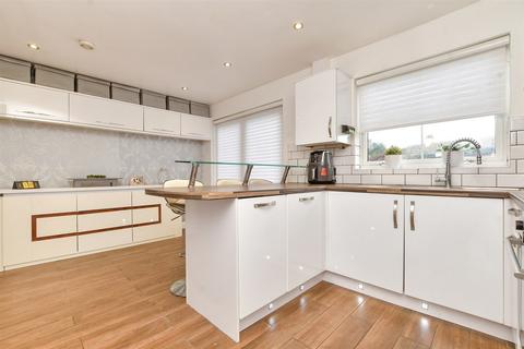 3 bedroom end of terrace house for sale, Mullards Close, Mitcham, Surrey