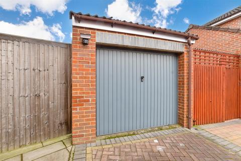 67 Mullards Close, Mitcham, CR4 4FD