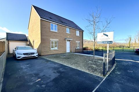 4 bedroom detached house for sale, Aberdare CF44