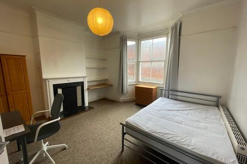 3 bedroom end of terrace house to rent, Cambridge Road, Bristol BS7