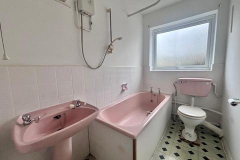 Studio to rent, Windermere Court, East Drive, Brighton, BN2 0BU