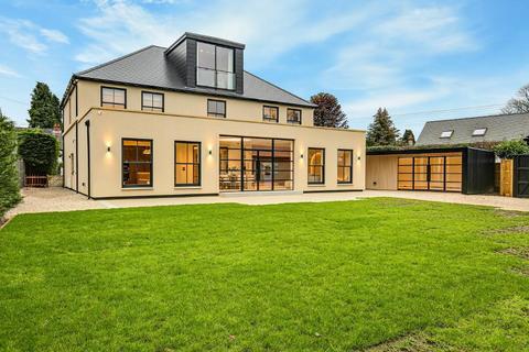 5 bedroom detached house for sale, Farleigh Road, Warlingham, Surrey, CR6 9EL