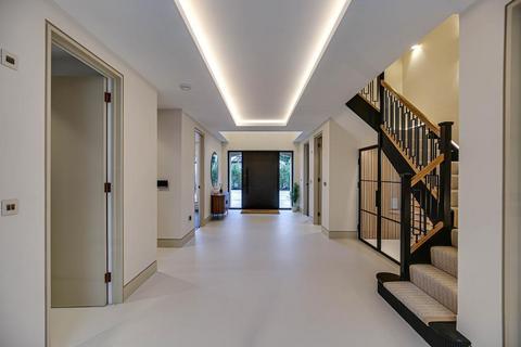 5 bedroom detached house for sale, Farleigh Road, Warlingham, Surrey, CR6 9EL