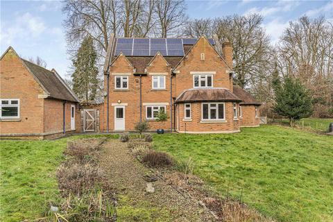 4 bedroom detached house to rent, Quarry Road, Headington, Oxford, Oxfordshire, OX3