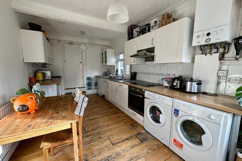 5 bedroom terraced house for sale, Milton Street, Southend on Sea, Essex, SS2 5BU