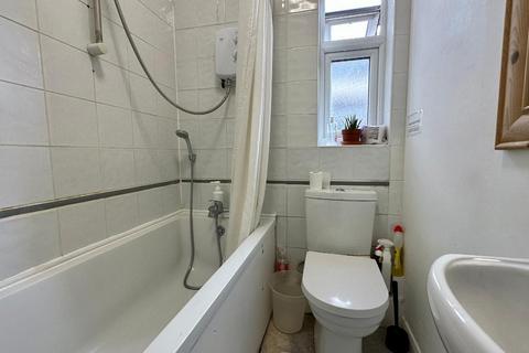 5 bedroom terraced house for sale, Milton Street, Southend on Sea, Essex, SS2 5BU