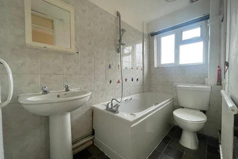 2 bedroom apartment for sale, Sundon Park Parade, Luton, Bedfordshire, LU3 3BH