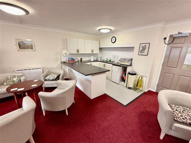 Communal Lounge/kitchen