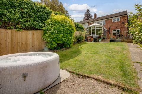 10 Bay Tree Close, High Wycombe, HP11 1JN