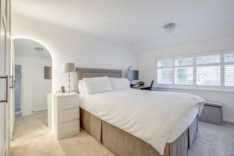 10 Bay Tree Close, High Wycombe, HP11 1JN