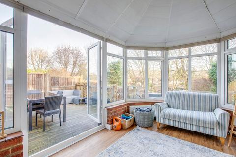 10 Bay Tree Close, High Wycombe, HP11 1JN