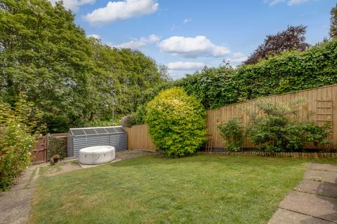 10 Bay Tree Close, High Wycombe, HP11 1JN