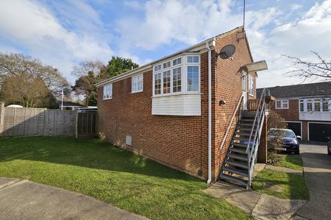 2 bedroom maisonette for sale, Georgina Court, Clarence Road, Fleet