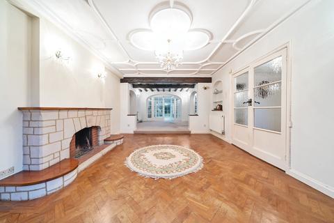 31 Warren Road, Ickenham, Uxbridge, UB10 8AA