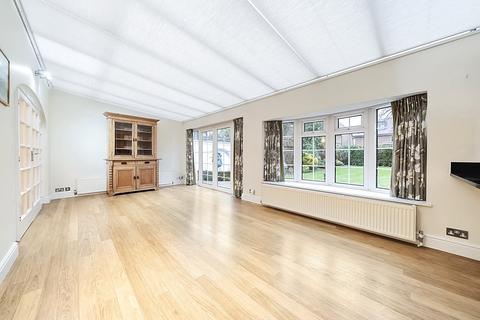 31 Warren Road, Ickenham, Uxbridge, UB10 8AA