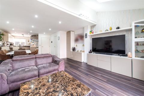 12 Chilvers Way, Northfleet, Gravesend, DA11 8GE