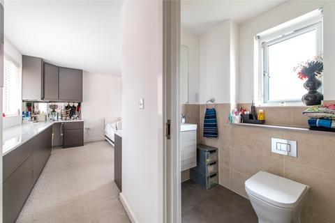 12 Chilvers Way, Northfleet, Gravesend, DA11 8GE