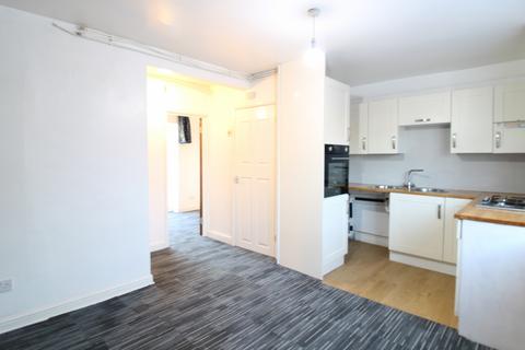 2 bedroom flat to rent, Southville Close, Feltham TW14