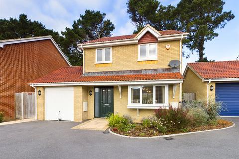 Larkspur Close, Highcliffe, Dorset, BH23