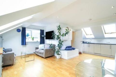 3 bedroom maisonette to rent, Streatham, London SW16