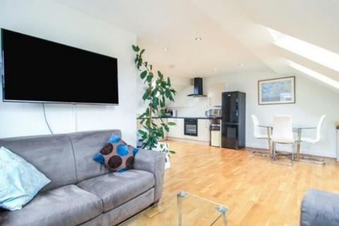 3 bedroom maisonette to rent, Streatham, London SW16