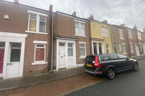 3 bedroom terraced house to rent, Marshall Wallis Road, South Shields, NE33