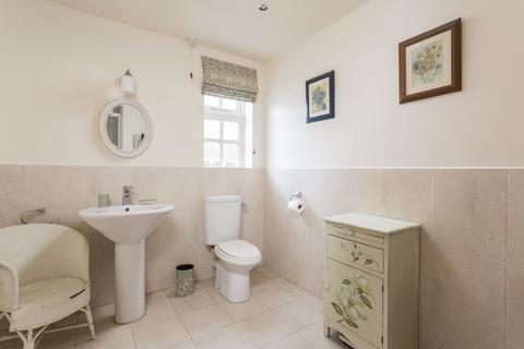 Benmore Lodge, 9a Carr Lane, Escrick, York, YO19 6JQ