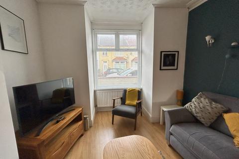 2 bedroom terraced house to rent, Bristol BS15