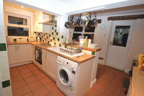 3 bedroom house share to rent, ADDLESTONE