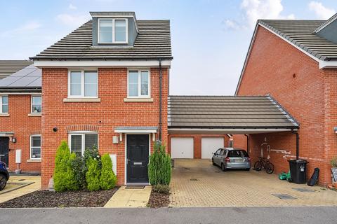 3 bedroom link detached house for sale, Hayes Drive, Reading RG7