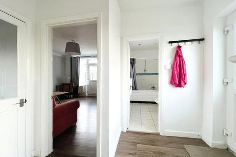 3 bedroom end of terrace house for sale, Brookehowse Road, London SE6