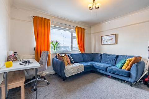 15 Meadow Close, London Colney, St Albans, AL2 1RQ
