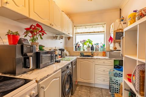 15 Meadow Close, London Colney, St Albans, AL2 1RQ