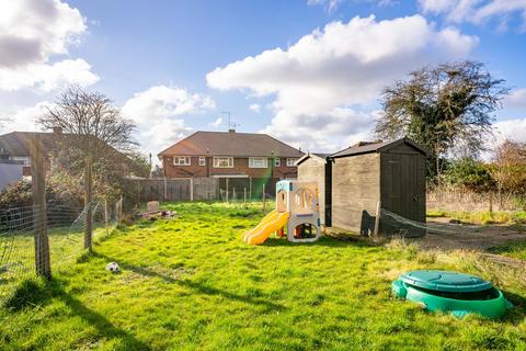 15 Meadow Close, London Colney, St Albans, AL2 1RQ