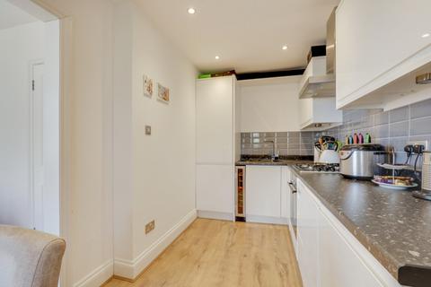 1 bedroom apartment to rent, Arterberry Road, London SW20