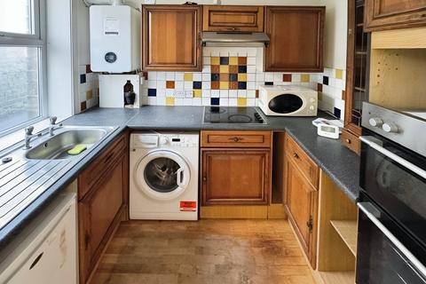 2 bedroom terraced house to rent, Handel Street, Huddersfield HD7