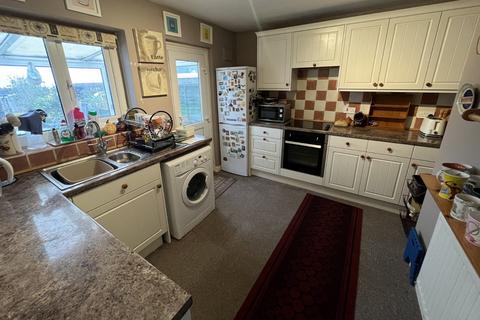 3 bedroom bungalow for sale, Quantock Road, Bristol BS20