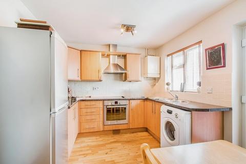 2 bedroom semi-detached house to rent, Orchard Way, Leeds LS26