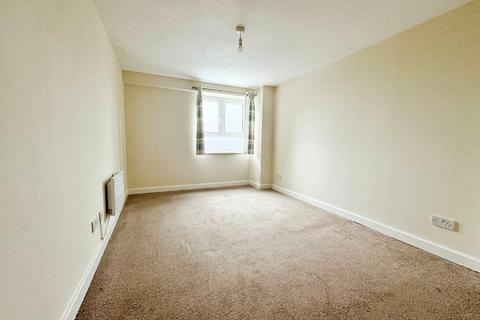 2 bedroom apartment to rent, Highclere Avenue, Greater Manchester M7