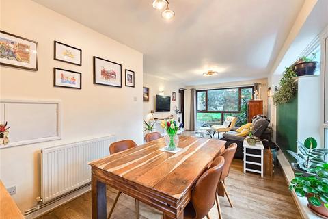 Flat 2, Fairlands Court North Park, London, SE9 5BH