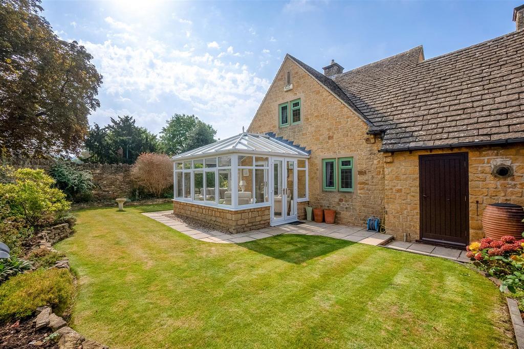 8 Wheatfield Court-16.jpg
