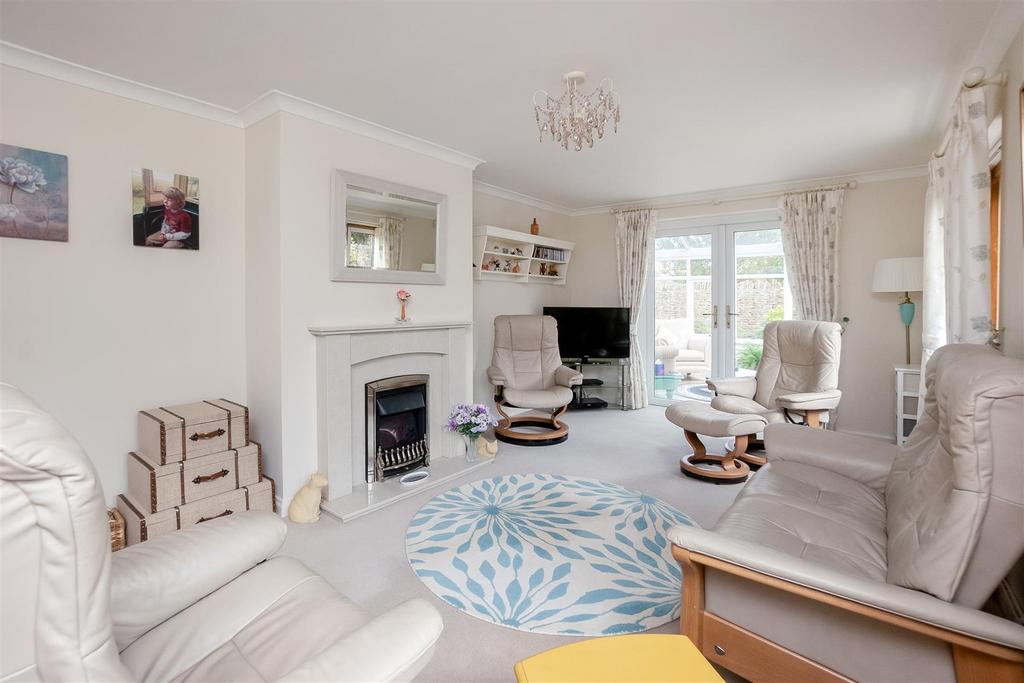 8 Wheatfield Court-5.jpg