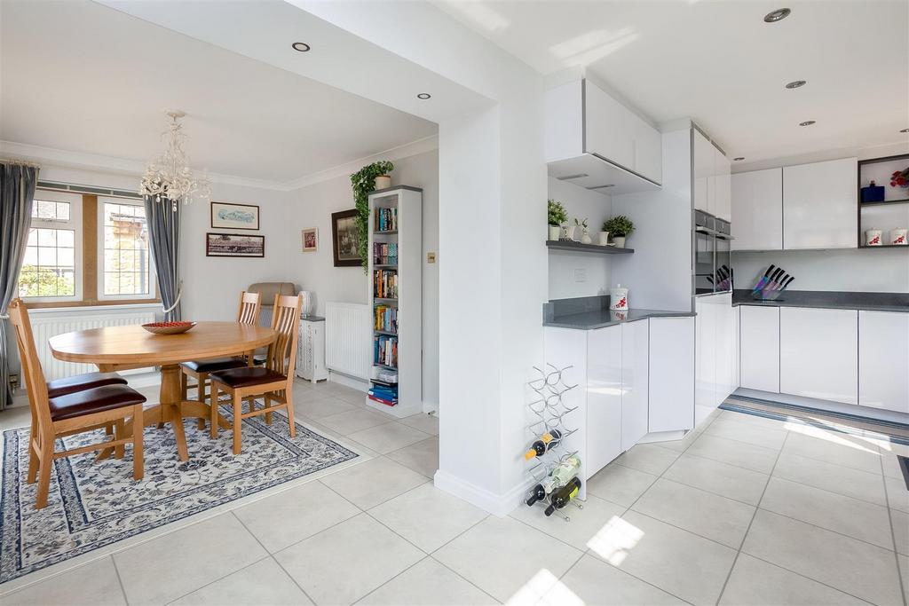 8 Wheatfield Court-9.jpg
